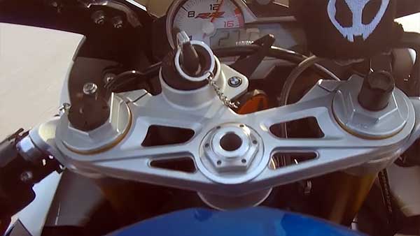 భారతీయ రహదారులపై 271కి.మీ వేగాన్ని అందుకొన్న BMW సూపర్ బైక్ :[వీడియో]