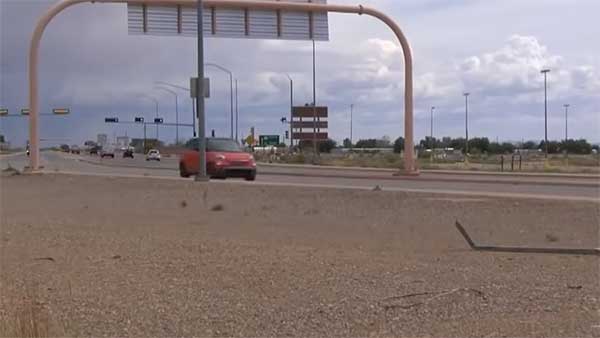 తప్ప తాగి, కారు డ్రైవింగ్ చేస్తూ దొరికిపోయిన 12 ఏళ్ల అమ్మాయి :[వీడియో]