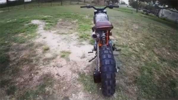 కెటిఎమ్ డ్యూక్ బైక్ కు యమహా బైక్ భాగాలతో మారిస్తే ఎలా ఉంటుందో చూడండి...!