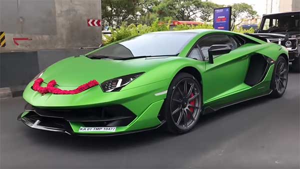 హైదరాబాద్ లో అత్యంత ఖరీదైన లంబోర్ఘిని కార్ ఎవరిదో తెలుసా :[వీడియో]