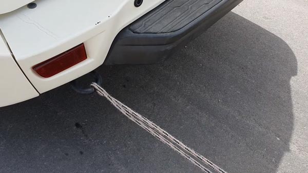 మహీంద్రా స్కార్పియోని లాగేసిన యమహా....మీరు ఈ వీడియోని చూస్తే నమ్మరు!!