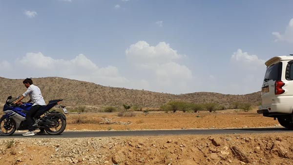 మహీంద్రా స్కార్పియోని లాగేసిన యమహా....మీరు ఈ వీడియోని చూస్తే నమ్మరు!!