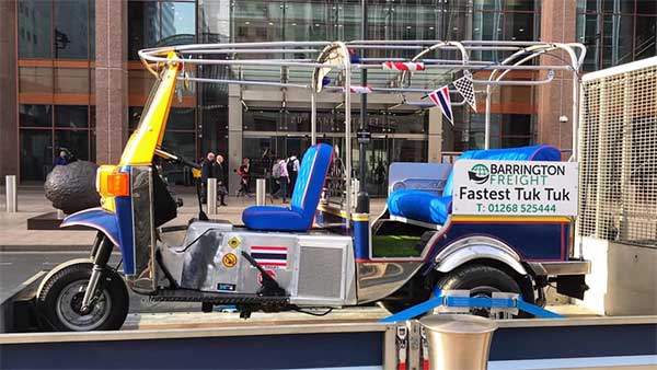 ప్రపంచంలోనే అతి వేగవంతమైన ఆటో రిక్షా...అన్ని రికార్డులు బద్దలు!! ప్రపంచంలోనే అతి వేగవంతమైన ఆటో రిక్షా...అన్ని రికార్డులు బద్దలు!!