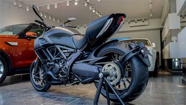 భారీ డిస్కౌంట్ తో అందుబాటులోకి వచ్చిన డుకాటి డియావెల్(2018) బైక్...!