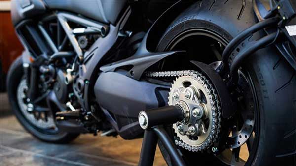 భారీ డిస్కౌంట్ తో అందుబాటులోకి వచ్చిన డుకాటి డియావెల్(2018) బైక్...!