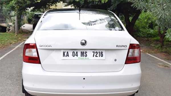 స్కోడా డీలర్ చేత మోసపోయిన కస్టమర్, జాగ్రత్తగా ఉండండి... ! స్కోడా డీలర్ చేత మోసపోయిన కస్టమర్, జాగ్రత్తగా ఉండండి... !