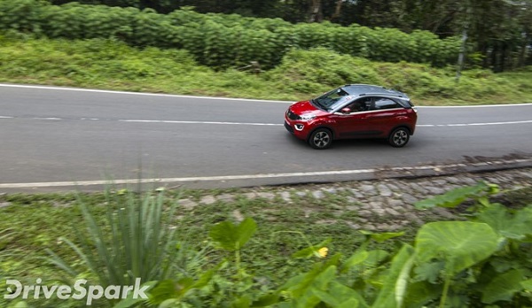 హెల్మెట్ ధరించలేదని కార్ ఓనర్ కి జరిమానా..ఎంతో తెలుసా ? హెల్మెట్ ధరించలేదని కార్ ఓనర్ కి జరిమానా..ఎంతో తెలుసా ?