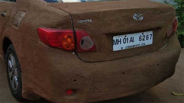 భలే ఐడియా! కారును ఆవు పేడతో అలికేశారు... ఎందుకంటే?