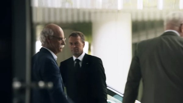 'మెర్సిడెస్ బెంజ్ CEO' రిటైర్మెంట్ సందర్భంగా 'బిఎమ్‌డబ్ల్యూ' ఇచ్చిన ఫన్నీ కామెంట్: [వీడియో]