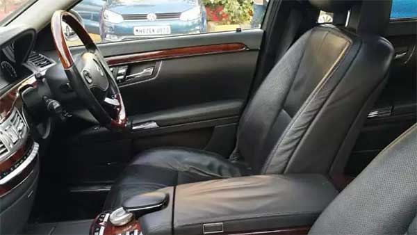 తక్కువ ధరతో అమ్మకానికి వచ్చిన అమితాబచ్చన్ బెంజ్ కార్..!