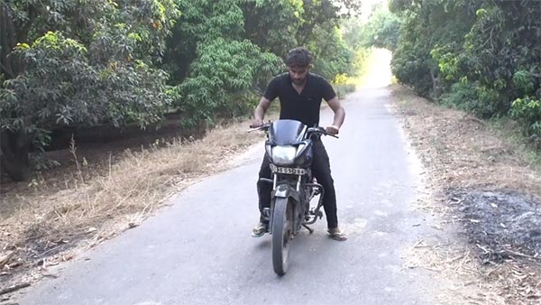 పెట్రోల్ కు బదులుగా కోకాకోలా నింపేసాడు...తరువాత ఏమి జరిగింది?