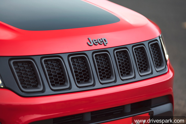 భారత దేశంలో లాంచ్ అయిన జీప్ కంపాస్ ట్రైల్‌హాక్‌, ధర, వివరాలు.