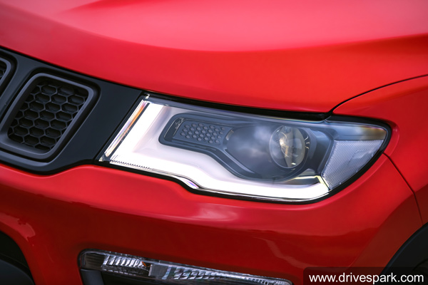 భారత దేశంలో లాంచ్ అయిన జీప్ కంపాస్ ట్రైల్‌హాక్‌, ధర, వివరాలు.