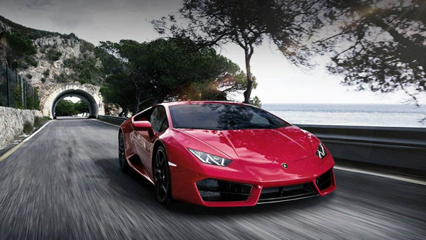 డాక్టర్ భార్య కోసం ల్యాంబోర్ఘిని హురాకాన్ కారు కొన్న భర్త డాక్టర్ భార్య కోసం ల్యాంబోర్ఘిని హురాకాన్ కారు కొన్న భర్త