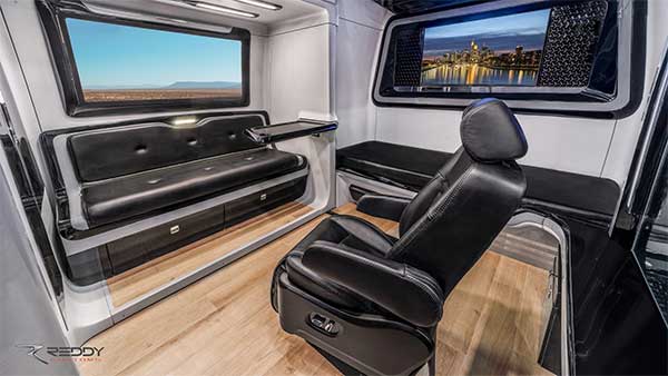 భారతదేశపు అత్యంత విలాసవంతమైన బస్సు...దీనిని ఎప్పుడూ చూసి ఉండరు!