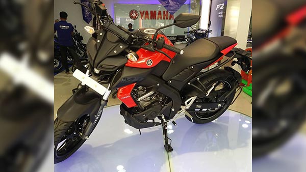 3 కొత్త రంగులలో డీలర్స్ వద్దకు చేరుకున్న యమహా MT15...!