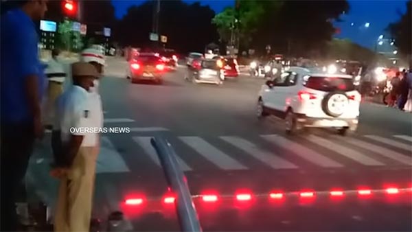భారతదేశంలోనే మొట్ట మొదటి ఎల్ఈడి ట్రాఫిక్ లైట్స్.. మన హైదరాబాద్ లో