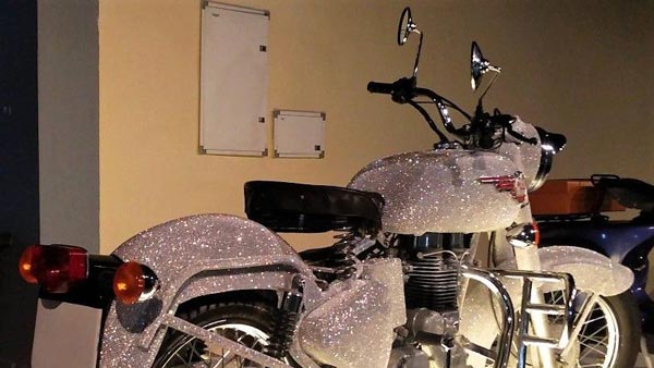 కళ్ళు చెదిరే విధంగా రాయల్ ఎన్ఫీల్డ్ బుల్లెట్ 350