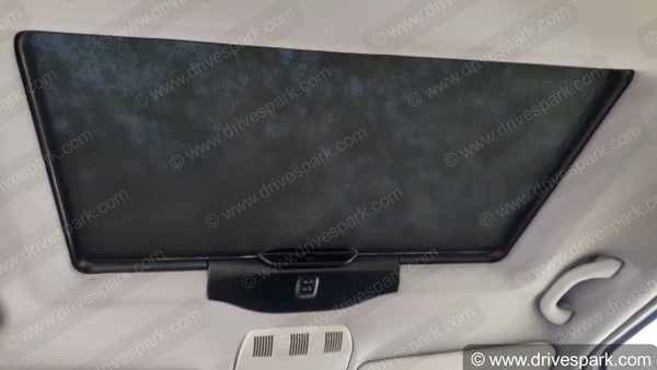 హారియర్ పై కొత్త సన్ రూఫ్ ఫీచర్ ను పరిచయం చేస్తున్న టాటా మోటార్స్