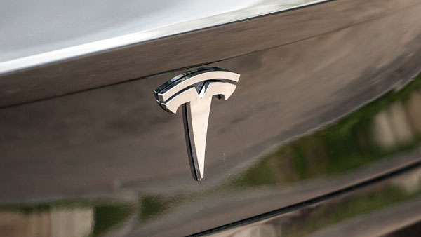 5 ఏళ్లలో ఎలక్ట్రిక్ విమానాలు సాధ్యమే అని చెప్పిన టెస్లా సీఈఓ