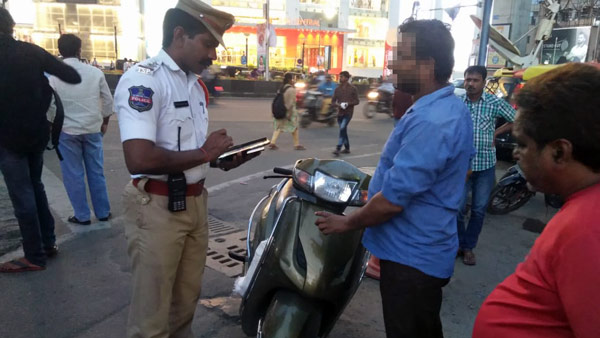 ఏపీలో 40 శాతం బైకులకు ఇన్సూరెన్స్ లేదు: మీ బైకు ఇందులో ఉందా..?