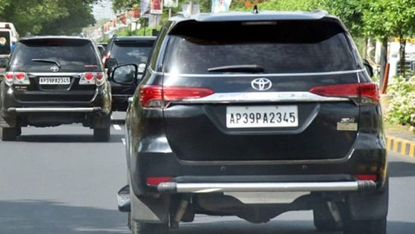 అంబులెన్స్ కు దారి ఇవ్వడానికి సీఎం జగన్ ఏమి చేసాడో తెలుసా !