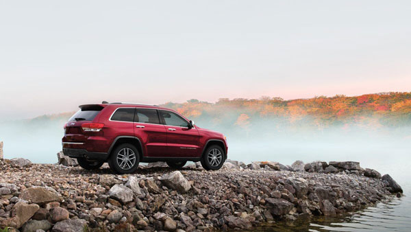 కూల్ కెప్టెన్.. కొత్త కారు ధర ఎంతో తెలుసా...!