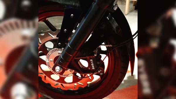 మోజో 300 పై కొత్త వెర్షన్ ను విడుదల చేసిన మహీంద్రా : ఇంజిన్, ఫీచర్ వివరాలు