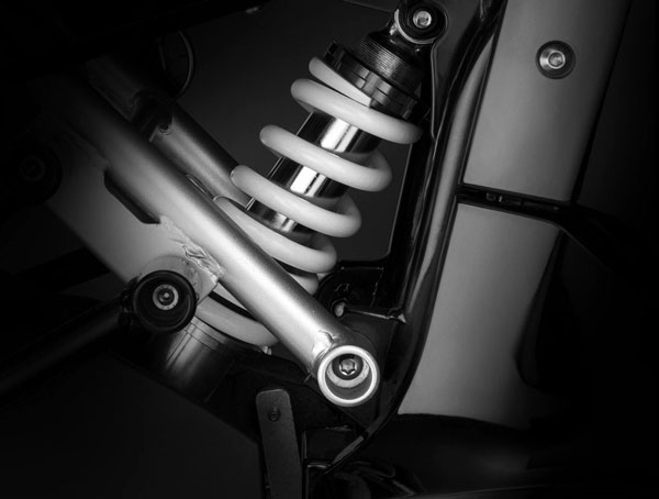 రివోల్ట్ ఆర్వి400 మరియు ఆర్వి300: ఏ బైక్ బెస్ట్