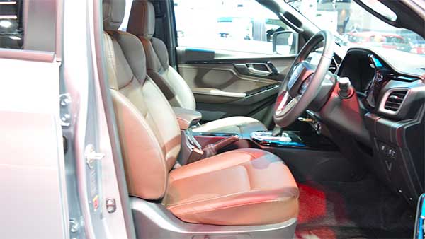 సరికొత్త థీమ్‌లో 2020 ఇసుజు డి-మ్యాక్స్ వి-క్రాస్ ఆఫ్-రోడర్!