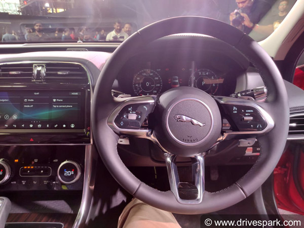 విపణిలోకి జాగ్వార్ ఎక్స్ఇ లగ్జరీ సెడాన్.. ధర రూ. 44.98 లక్షలు