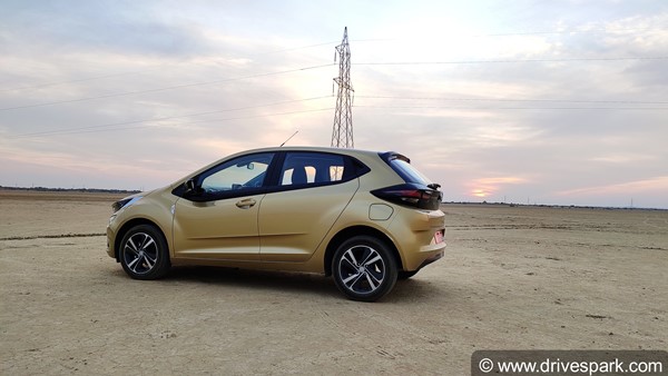 టాటా అల్ట్రోజ్ రివ్యూ: ఈ కారును కొనచ్చా.. కొనకూడదా..?