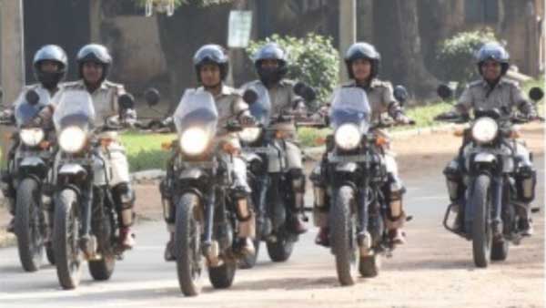 'వి ఫర్ ఉమెన్' బైక్ బ్రిగేడ్‌ను ప్రారంభించిన బెంగళూరు పోలీసులు!