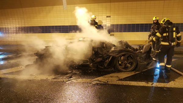 హెవీ మాడిఫికేషన్ కారణంగా ధ్వంసమైన రూ. 17.7 కోట్ల లంబోర్ఘిని సూపర్ కార్!