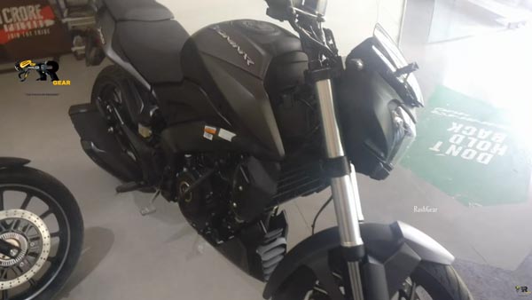 డీలర్‌షిప్‌ వద్దకు చేరిన బిఎస్-6 బజాజ్ డామినార్ 400 బైక్, డెలివరీ ఎప్పుడంటే..?