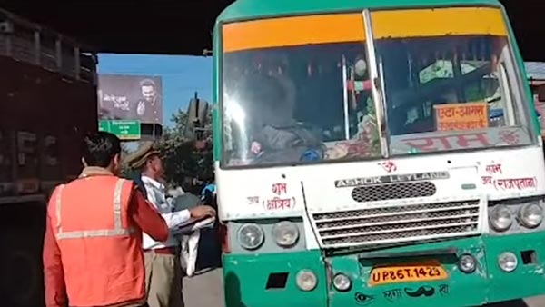 ట్రాఫిక్ సమస్య చెప్పిన వ్యక్తిని ట్రాఫిక్ పోలీస్ చేశారు, ఎక్కడో తెలుసా..!