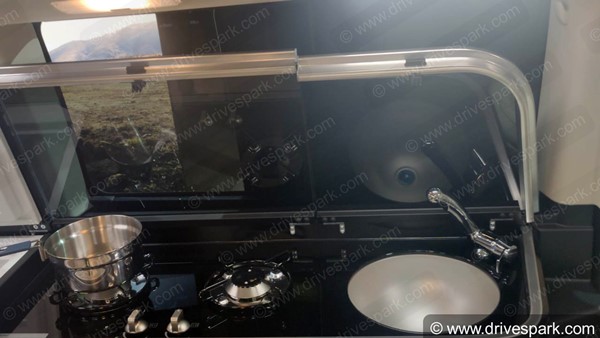 వి- క్లాస్ మార్కో పోలోని ఆవిష్కరించిన మెర్సిడెస్ బెంజ్