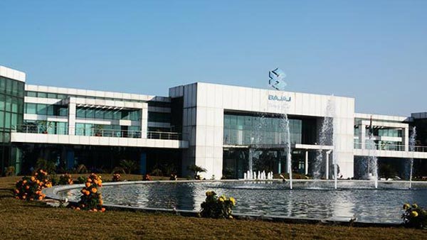 కరోనా ఎఫెక్ట్ : వైద్య సహాయం కోసం 100 కోట్లు విరాళాన్ని ప్రకటించిన బజాజ్ 