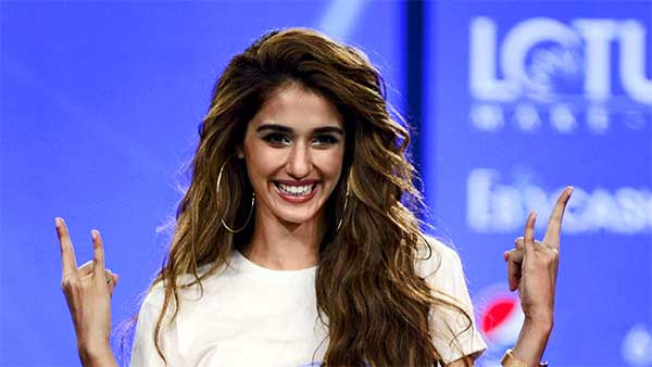 బాలీవుడ్ సెలబ్రెటీస్ వాడే ఈ కార్లు చూస్తే షాక్ అవ్వలసిందే.. ?