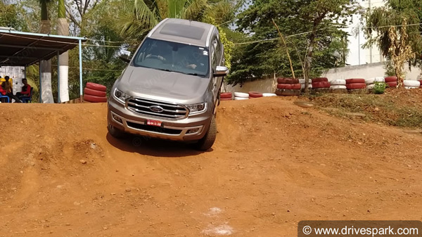 దుమ్మురేపుతున్న కొత్త బిఎస్ 6 ఫోర్డ్ ఎండీవర్