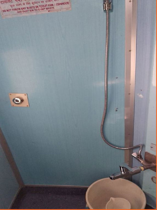 కరోనా ఎఫెక్ట్ : ఐసోలేషన్ వార్డులుగా మారిన ట్రైన్ బోగీలు