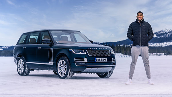 గోల్డెన్ జూబ్లీ సెలెబ్రేట్ చేసుకున్న రేంజ్ రోవర్