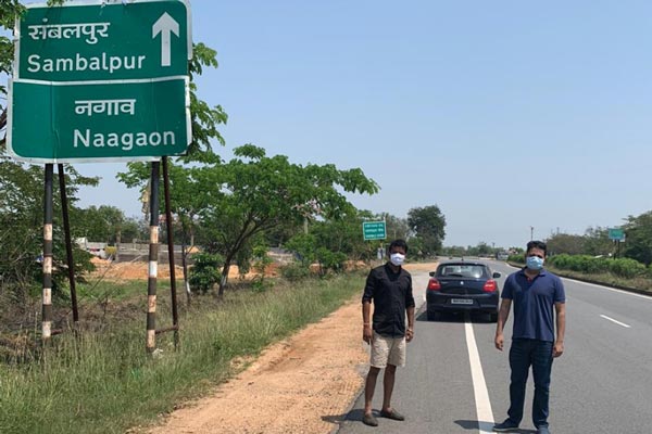 లాక్ డౌన్ ఉన్నప్పటికీ తండ్రి కర్మ క్రియలకు వెళ్లిన వ్యక్తి, ఎలా వెళ్లాడంటే.. ? 