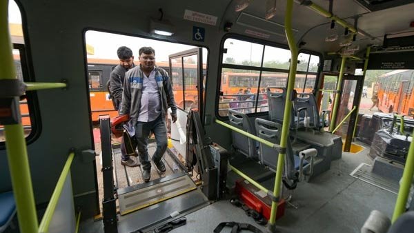 కరోనా వ్యాప్తిని నివారించడానికి ప్రభుత్వ బస్సులపై చర్య