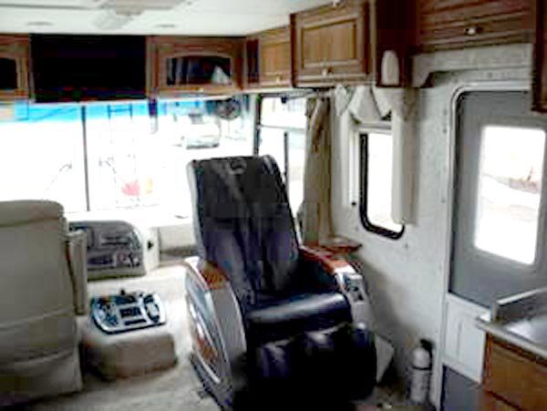 భూలోక స్వర్గాన్ని తలపించే బాలీవుడ్ యాక్టర్స్ యొక్క వానిటీ వ్యాన్స్ 