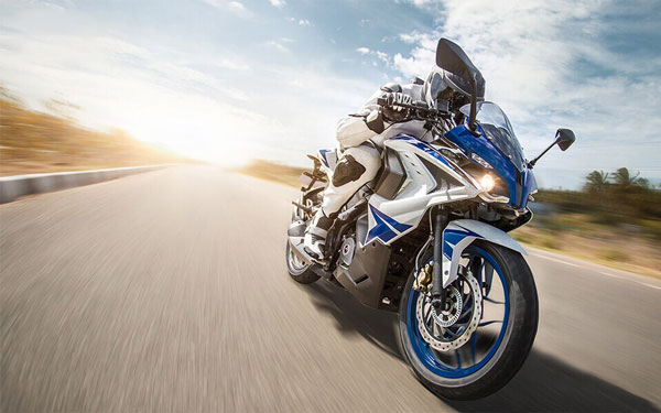 డ్యూయల్ ఛానల్ ఎబిఎస్‌తో కొత్త బిఎస్ 6 బజాజ్ పల్సర్ RS 200