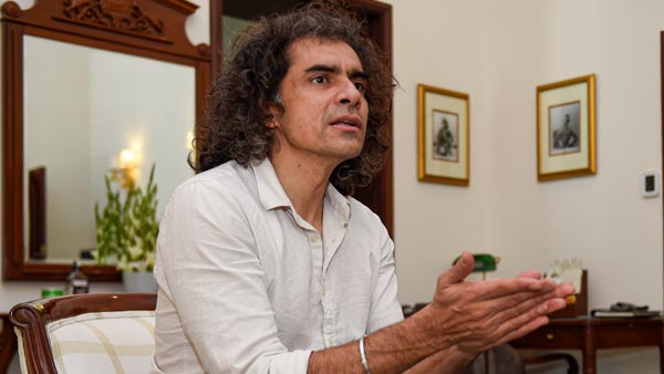 ప్రసిద్ధ భారతీయుల యొక్క మొదటి కార్లు చూసారా.. ?