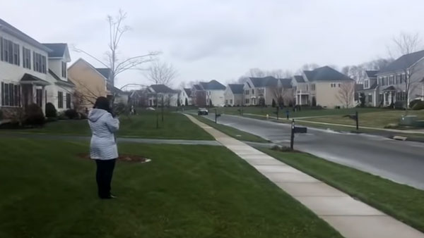 ఇండియన్ డాక్టరుకి 100 వాహనాల్లో సెల్యూట్ చేసిన అమెరికా ప్రజలు, ఎందుకో తెలుసా..? 