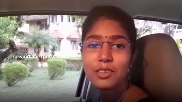 చేతులు లేకపోయినా డ్రైవింగ్ లైసెన్స్ కోసం అప్లై చేసిన మహిళ