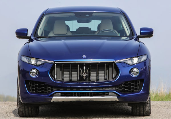 బాలీవుడ్ యాక్టర్స్ ఉపయోగించే లగ్జరీ కార్లు